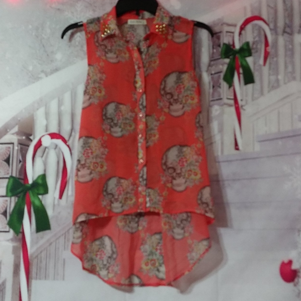 Sleeveless blouse